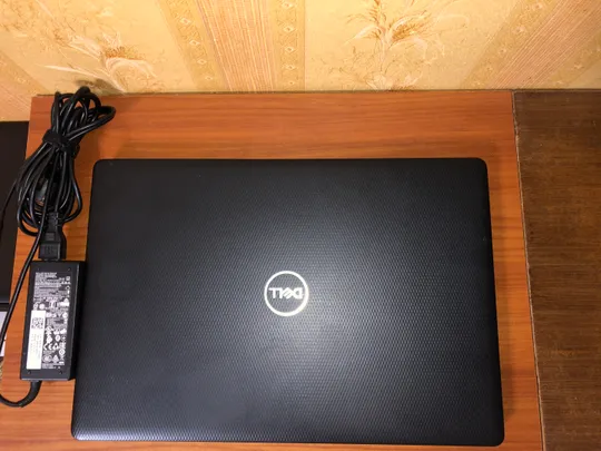 Ноутбук DELL 5580 IPS i3-6006U/ 8GB DDR4 / SSD 240Gb/ HD520+ R7 M460/ 3,5 год. Ціна