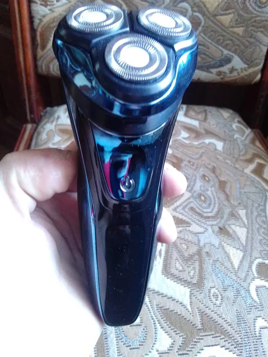 справна бритва    з европи .як б\у. Ціна