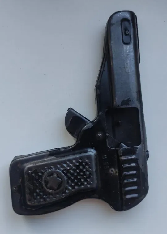 2 детских пистолетика СССР+ пистоны. старая цена, мечта мальчиков 70-х годов TH388 Недорого