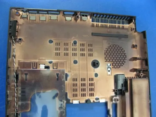 №64-1 Кришка дно піддон корпуса GM903551823A для TOSHIBA TECRA A50-A-1E9 оригінал Недорого