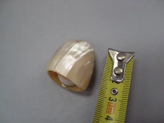 Фигура деталь миниатюра перламутр ракушка, имитация жемчуга размер 3 х 1,7 см, вес 13,02 г №15067 Де купити