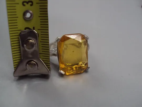 Купити Кольцо перстень с желтой вставкой прямоугольник серебро Украина вес 6,18 г размер 18,5 №14729