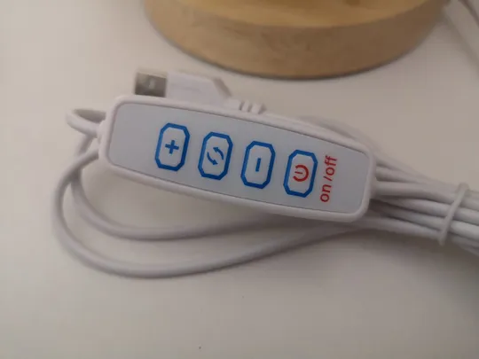 Місячна лампа Світлодіодна настільна лампа з місяцем Дерев’яна настільна куля Світло з лляною кулькою з регулюванням яскравості Абажур з ротанга Спальня Приліжкова нічниця Домашній декор (17) Характеристики