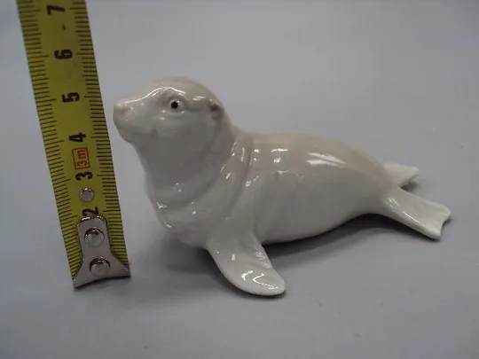 Купити Фигура фарфор статуэтка миниатюра Европа тюлень высота 5 см (скол на лапке) №6159