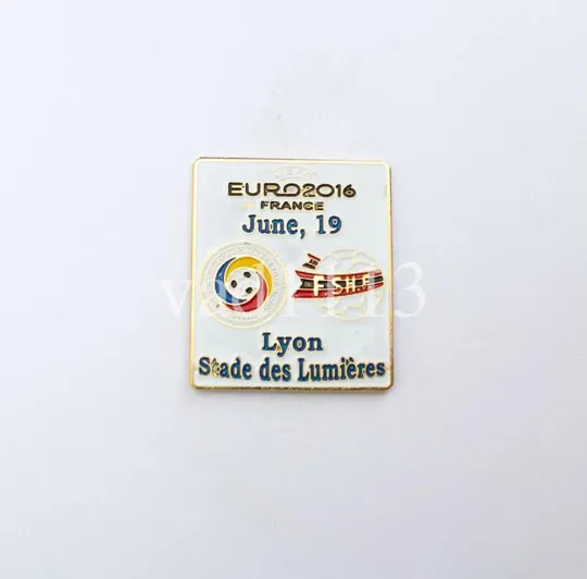 Футбол матчевый значок из серии  "ЕВРО 2016"  РУМЫНИЯ - АВСТРИЯ Ціна