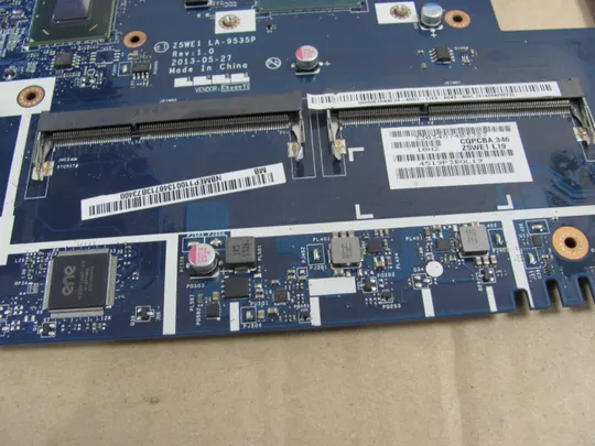 Купити 590-7 материнська плата Z5WE1 LA-9535P  SR0N9 i3-3217U для Acer Aspire E1  E1-572G E1-572 V5-561G оригінал