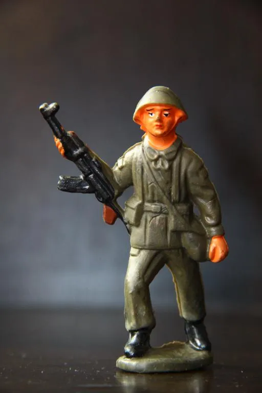 солдат ГДР 70-75мм резина ЛЮКС!! Ціна