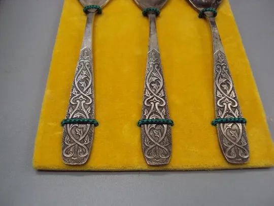 Столовые приборы набор десертные ложки узор листья мнц ссср в футляре лот 6 шт длина 17 см №13339 Недорого