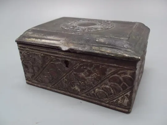 Шкатулка металл узор листья листочки размер 11,5 х 8,5 см №13164 Недорого