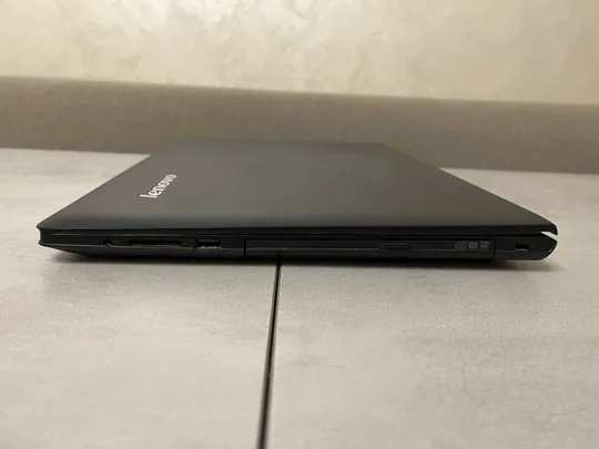 Комплектуючі, ноутбук на деталі Lenovo G50-30 - матриця, корпус, палмрест, кришка матриці та ін.  Ноутбук не робочий Продаж