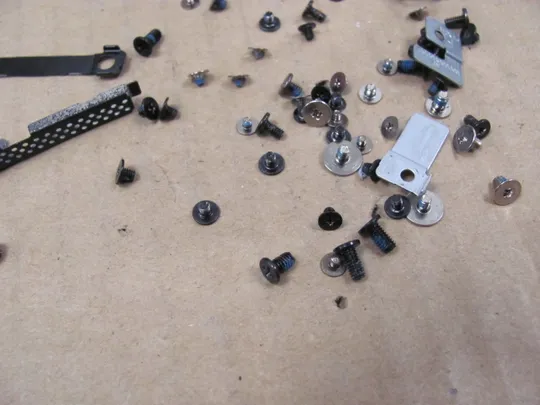 750-5 комплектуюче гвинти для DELL Latitude 7520 E7520 оригінал З аукціону