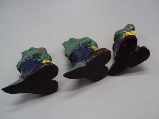 Игрушка фигурка динозавр с книгой колкий пластик высота 9,8 см лот 3 шт №9998 Де купити