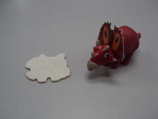 Фигурка киндер сюрприз VV224 Ferrero животные Трицератопс динозавр №18612л Ціна