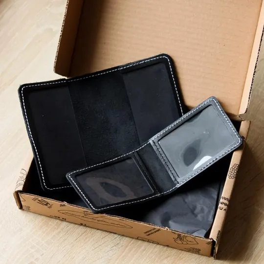 Купити Набір "Паспорт Україна+великий герб,Passport,Посвідчення водія" чорний з посрібленням,біла нитка.