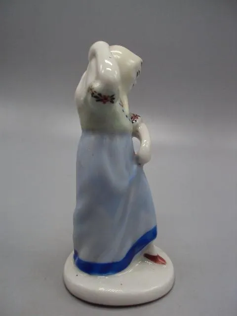 Фигура фарфор статуэтка Городница девочка плясунья Дарья с платком высота 14,2 см №146 Де купити