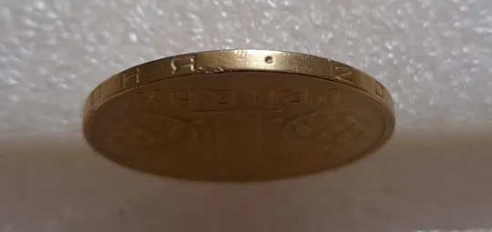 (3714) 1 гривня 2001 1АД1 брак "око змії" на гурті, викрошка (1 гривна 2001) Ціна