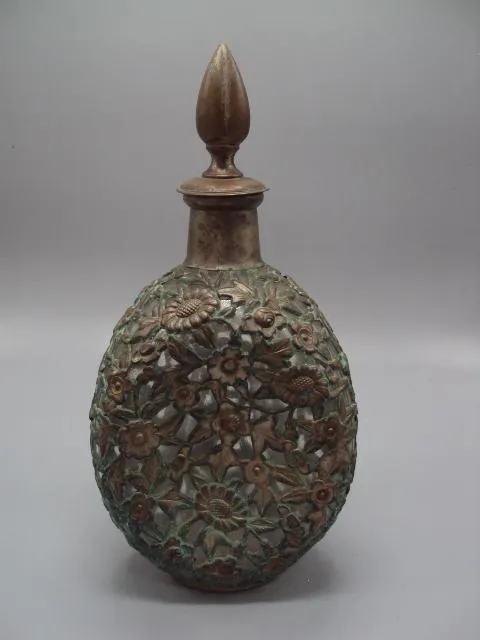 Штоф графин Китай 80-е года стекло, металл узор цветы в оплетке высота с крышкой 27,7 см №13952 Ціна