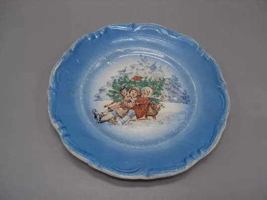 Купити Декоративная тарелка фарфор агитация Новый год дети катаются на санках зима 1,7х17,2 см №13401