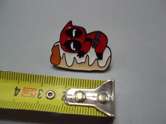 Купити Значок пін Дедпул обіймає хот-дог Deadpool Marvel Марвел знак брошка №18498