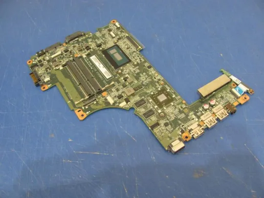 Купити №197-1 материнська плата DABLIDMB8E0 РОБОЧА для TOSHIBA SATELLITE L50-B i5 5700U AMD 7 M 260 2GB орг