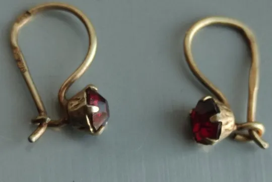 Небольшие, но очень симпатичные винтажные серебряные серьги с камешками из СССР,звезда ns332 Де купити