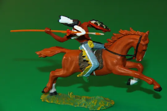 ІНДІАНЕЦЬ ІЗ СПИСОМ НА КОНІ  № 54658 индеец 70мм ELASTOLIN PREISER ФРГ З аукціону