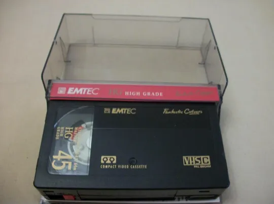 Видеокассета EMTEC . Для Видеокамера  VHS C . HIGH GRADE . Compact Video Cassette . Ціна