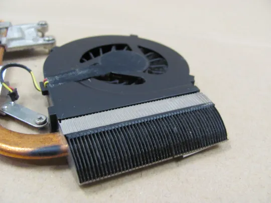 654-14 система охолодження 595833-001  для HP G72 G72-130EG G72-120EG, G72-150EF оригінал З аукціону