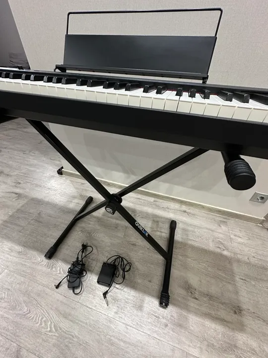 Цифрове фортепіано CASIO CDP S 100 + стійка Quiklok З аукціону