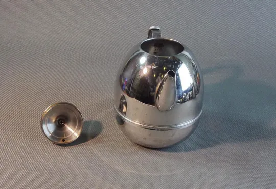 Чайник металевий нержавіючий маленький на 0,8-0,9 л вживаний тріщина Продаж