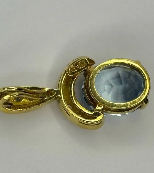 Кулон. Золото. Діаманти. Топаз. Інтернет-аукціон