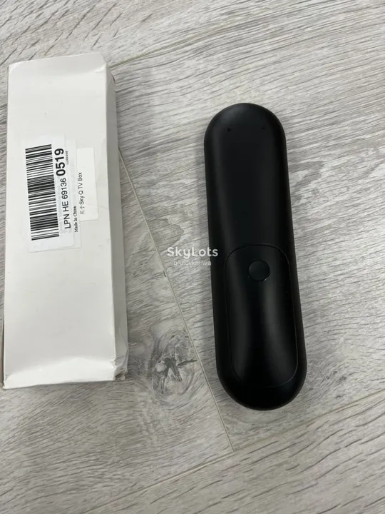 Купити Запасний голосовий пульт дистанційного керування Sky Q – сумісний із приставками Sky Q і Sky Mini – функція голосового пошуку – пульт дистанційного керування з підтримкою Bluetooth