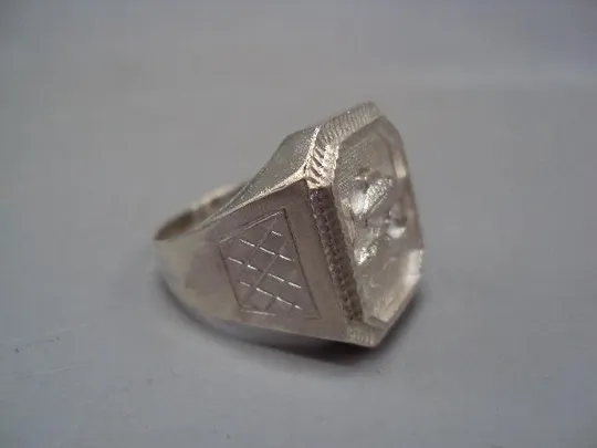 Мужской перстень кольцо печатка зодиак Рыбы гороскоп серебро Украина вес 10,47 г размер 20,5 №15144 З аукціону