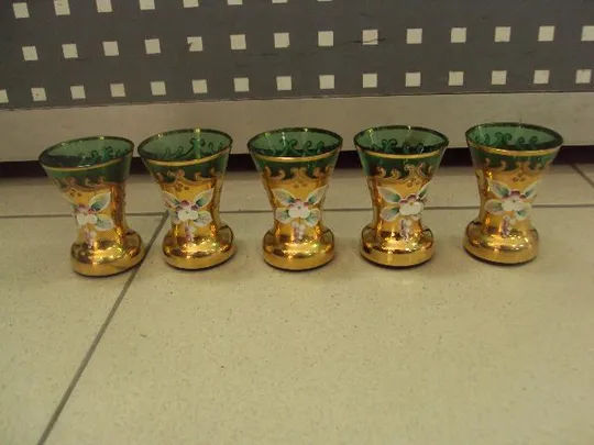 Стопки рюмки с цветочками чешское стекло богемия лот 5 шт №475п Ціна