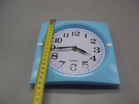 Купити Настенные часы Quartz пластик квадратные Кварц Китай размер 17,8х16,5 см (нет механизма) №18544с
