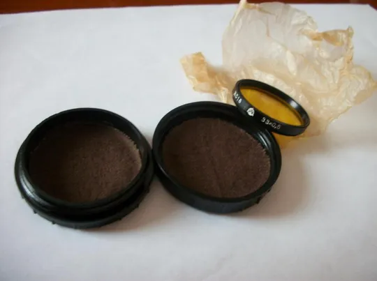 Купити Светофильтр СССР,  ЖС18 , 33 х 0,5. Заводской блеск краски [и упаковка оригинальная] Цена-Мин