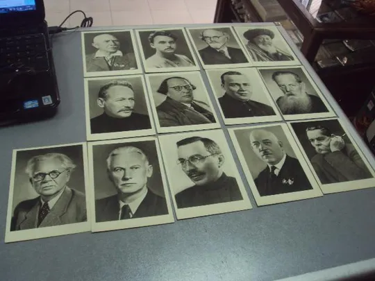 набор открыток портреты советских писателейв 1961 страганов  16 шт №4635 Де купити