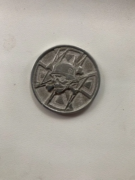 Купити монета со свастикой