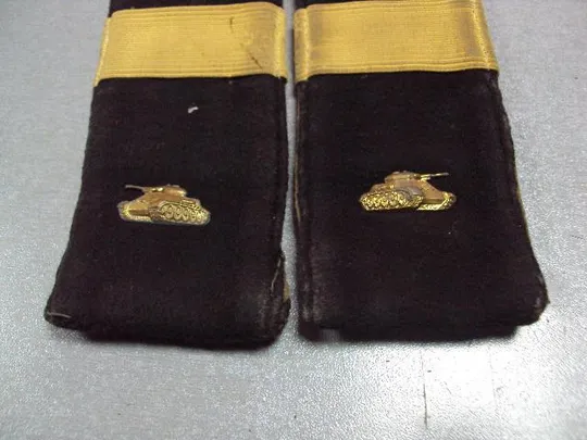 погоны ркка повседневные абтв и артиллерии образца 1943 эмблема танк №5252 Характеристики