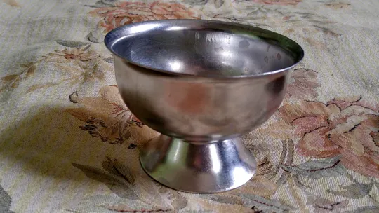 Креманка металева на ніжці нержавіюча сталь Вживане Недорого