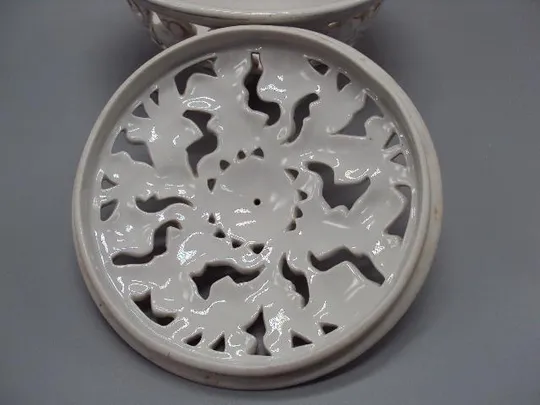 Шкатулка фарфор узор листья ссср высота 7,7 см, с крышкой 12 см, диаметр 16,2 см №13400 Інтернет-аукціон