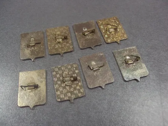 знак герб кировск лот 16 шт №2058 Продаж