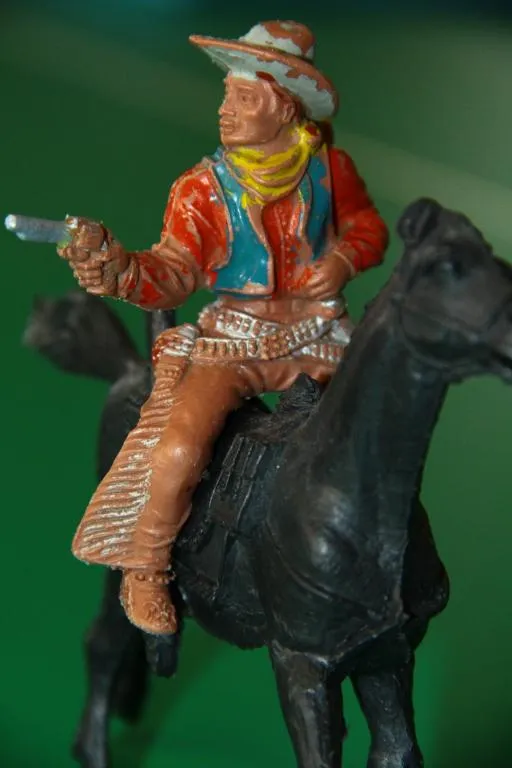 ковбой с пистолетом на коне LAFREDO 100-120мм ОРИГИНАЛ раритет Продаж
