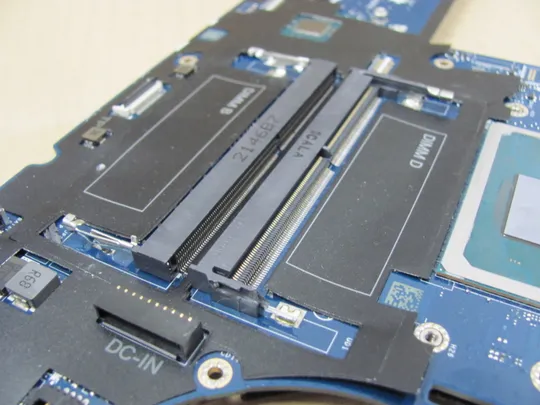 718-8 материнська плата  GDB55 LA-K621P SRKT4 i7-11850H  для Dell Precision  7560  оригінал Де купити