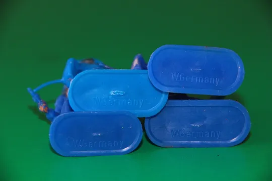 КОВБОЙ ЩО ЙДЕ З РУШНИЦЕЮ 55-60мм  JEAN HÖFLER ФРГ З аукціону