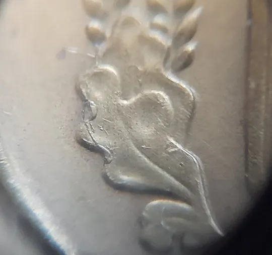 (6833) 10 копійок 2019 різновид викрошок і розколів на аверсі (10 копеек 2019 брак) Продаж