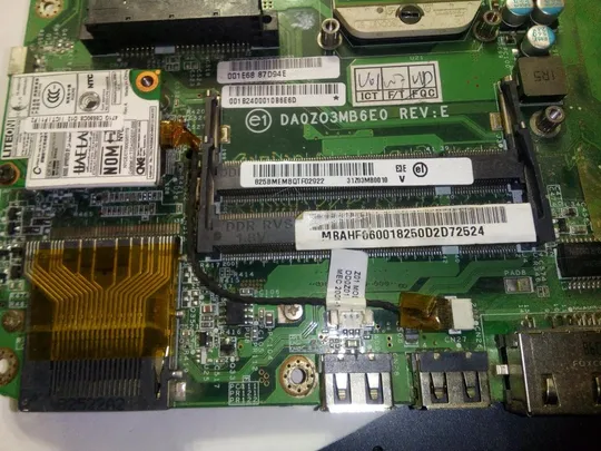 МАТЕРИНСЬКА ПЛАТА ВІД НОУТБУКА ACER 4520 З ПРОЦЕСОРОМ Недорого