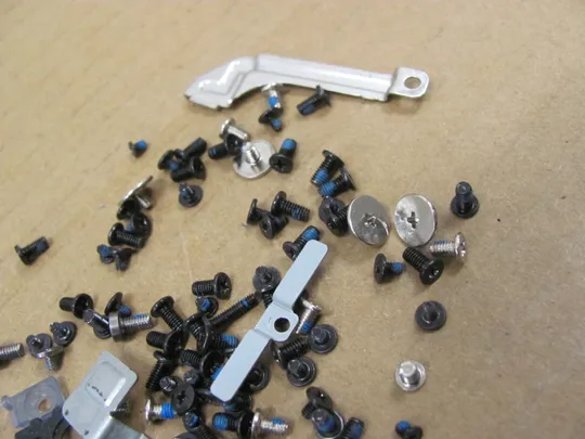 номер0980-5 комплектуюче кріплення гвинти для Dell Precision 7510 7520 P53F оригінал З аукціону