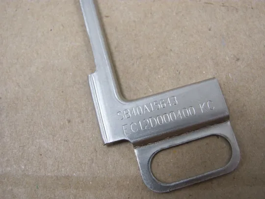 номео1035-8 кріплення Фіксатор Скоби Закріплювач Механізм з'єднання fastening матриці  EC12D000500 EC12D000400 для Lenovo ThinkPad T470, T480 оригінал Де купити