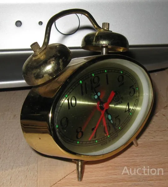 Часы Будильник Hofea механика в прекрасном состоянии !!! З аукціону